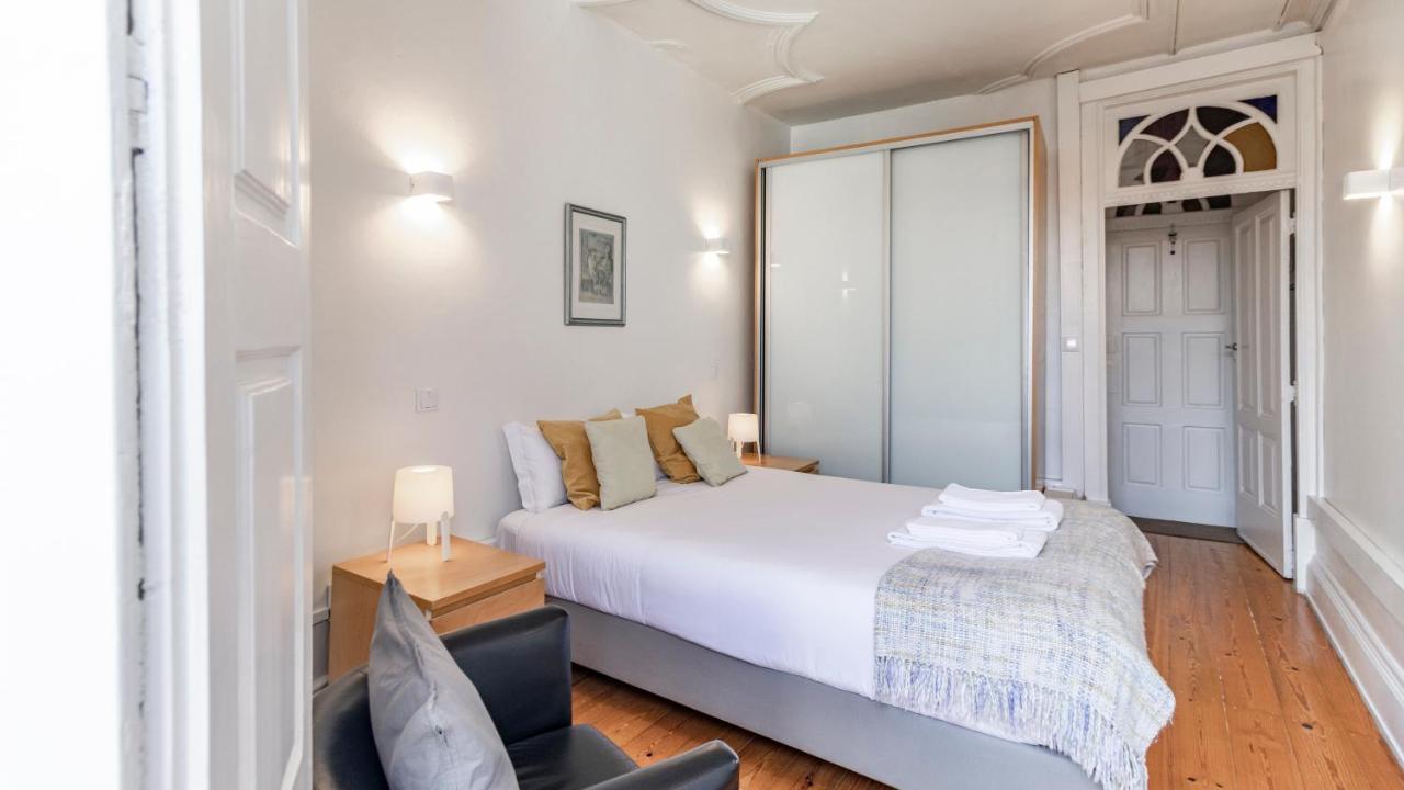 Porto 61 - Bright 2Br W/ Balcony By Lovelystay Ngoại thất bức ảnh