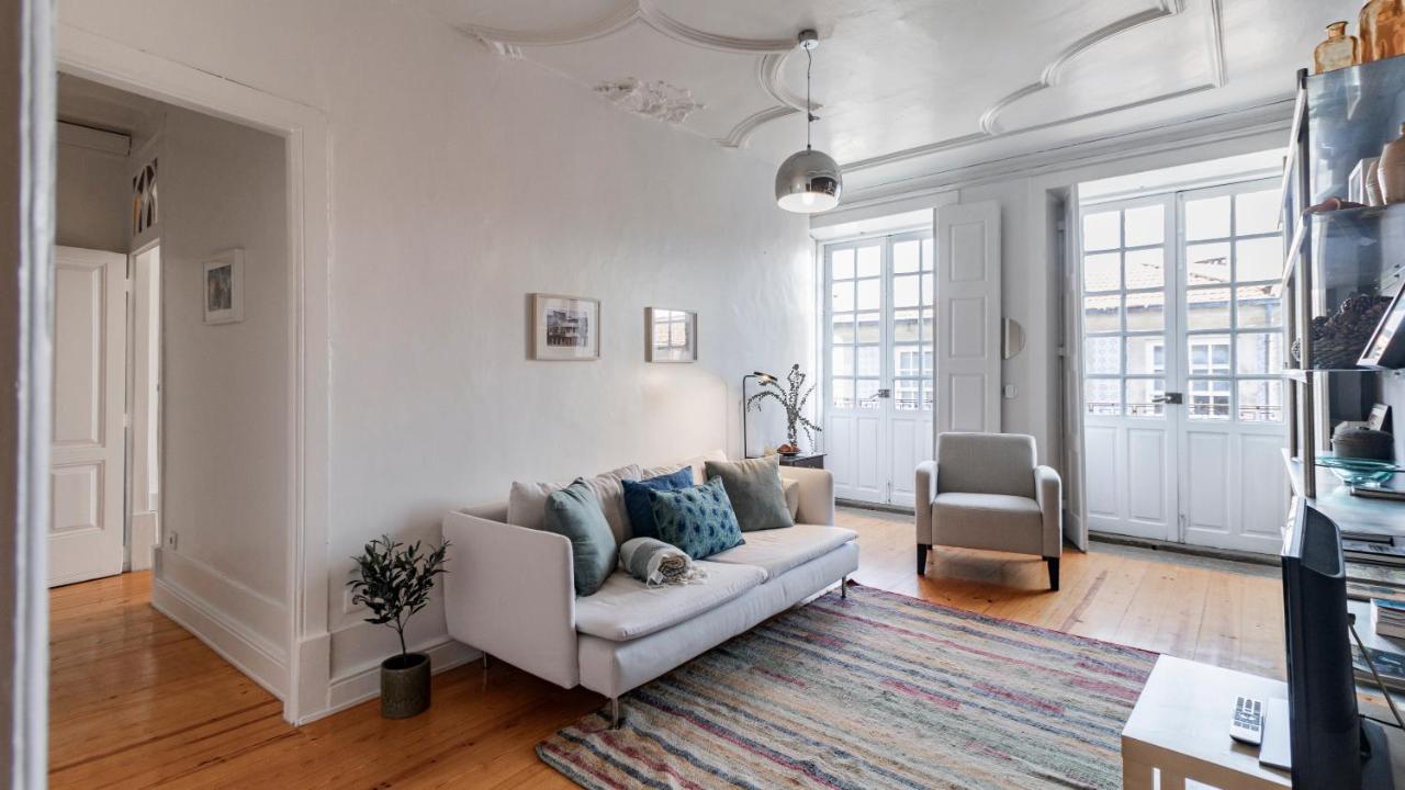 Porto 61 - Bright 2Br W/ Balcony By Lovelystay Ngoại thất bức ảnh